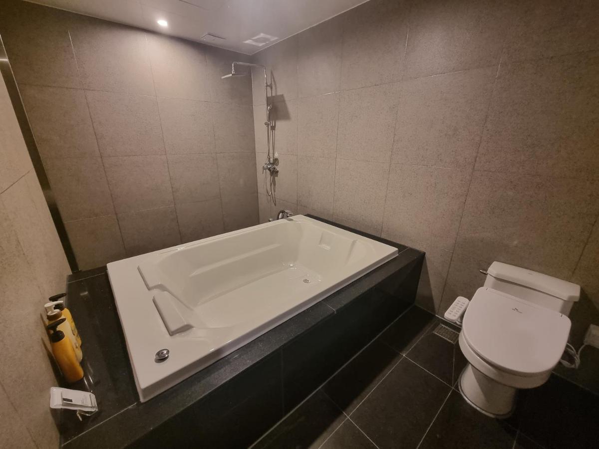 Yeoubi Hotel Jinju Buitenkant foto